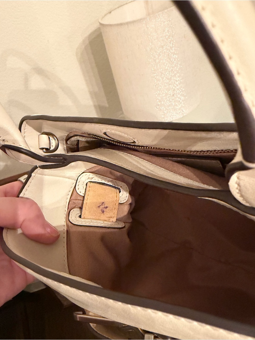 Marc Jacobs Cloud White small Dakota satchel 🚨does have 3 pen marks inside 🚨 - Picture 6 of 6